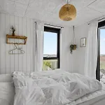 4 Bedroom Gorgeous In בית נופש Sjolund