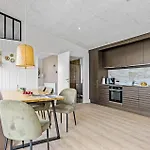 בית נופש 4 Bedroom Gorgeous In