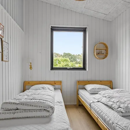 Holiday home 4 Bedroom Gorgeous In Sjolund