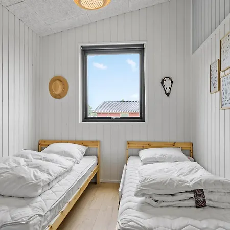 Hébergement de vacances 4 Bedroom Gorgeous In