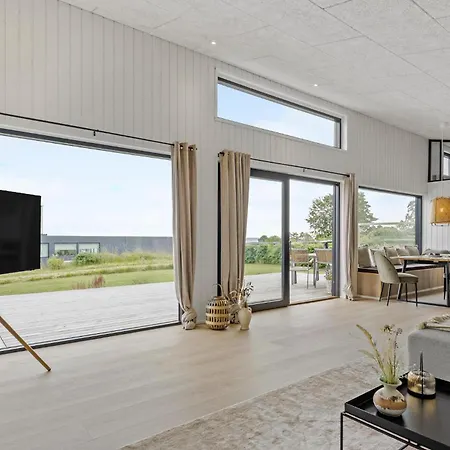 بيت للعطل 4 Bedroom Gorgeous In Sjolund