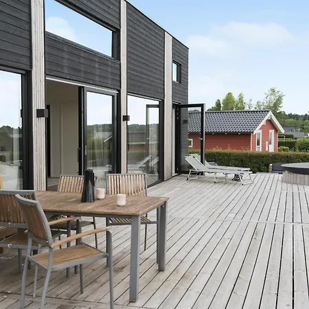 펜션 4 Bedroom Gorgeous In Sjolund
