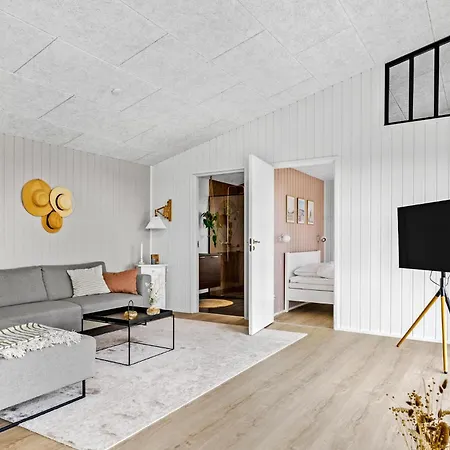 4 Bedroom Gorgeous In * Sjolund