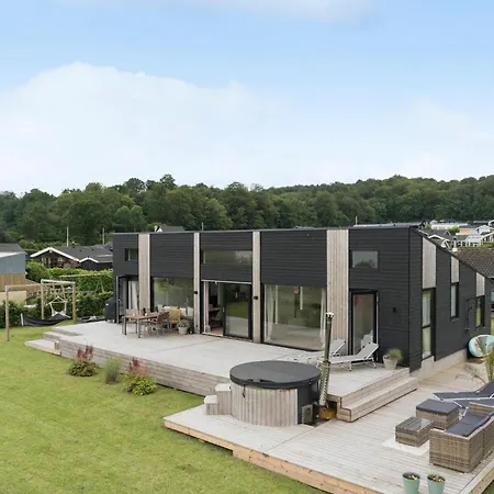 Holiday home 4 Bedroom Gorgeous In *