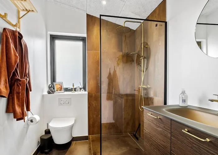 4 Bedroom Gorgeous In * Sjolund