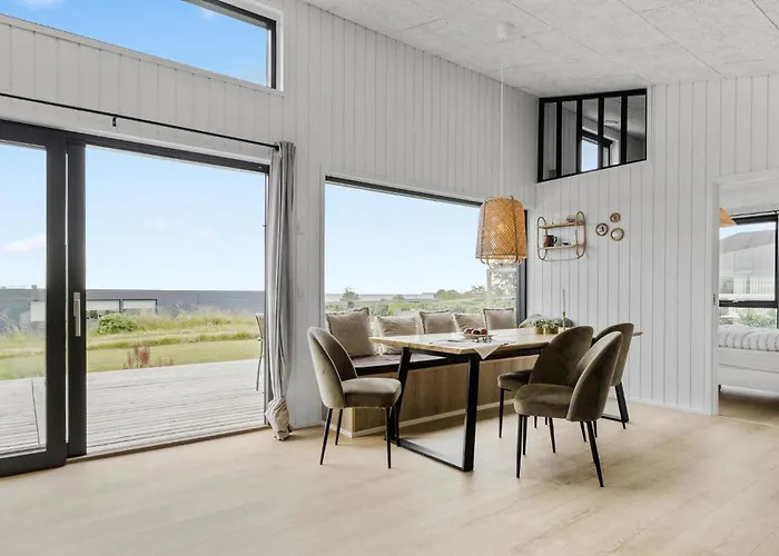 4 Bedroom Gorgeous In *