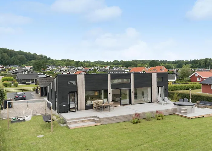 4 Bedroom Gorgeous In Sjolund