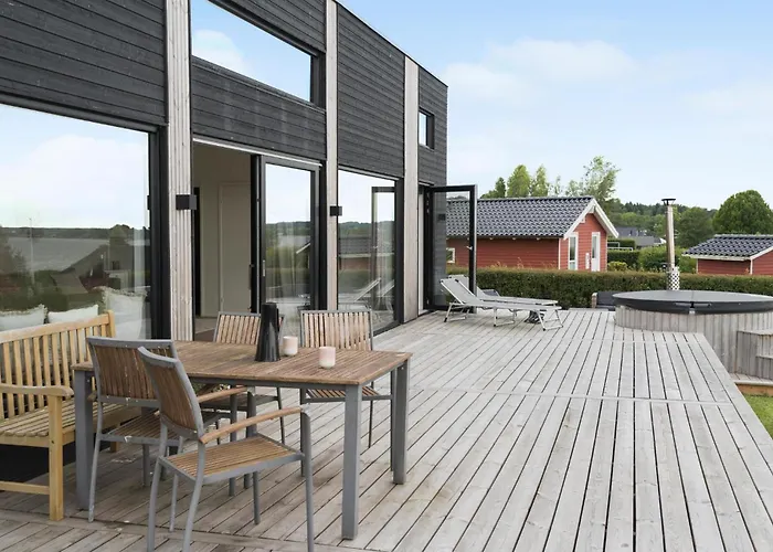 Сasa de vacaciones 4 Bedroom Gorgeous In Sjolund