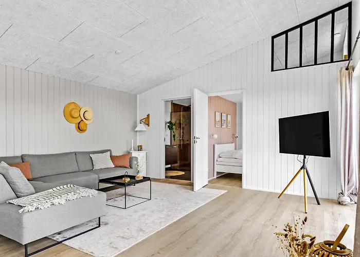 4 Bedroom Gorgeous In * Sjolund